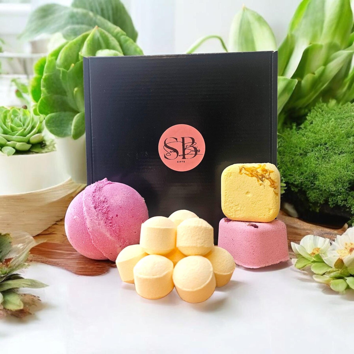 Bath Bomb Gift Sets – Jumbo 180g Bath Bomb | Mini Bath Bombs | 2 Shower Steamers | Handmade UK | Vegan | Natural | Cruelty-Free |